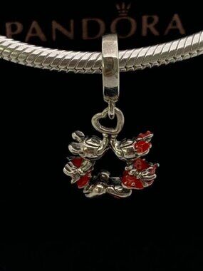 ✨🔥Pandora Disney Mickey & Minnie Kiss Dangle Charm